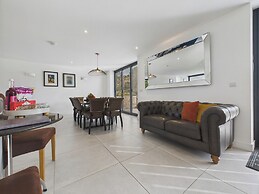 Oakwood House