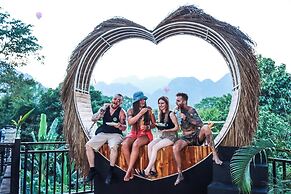 Mad Monkey  Vang Vieng