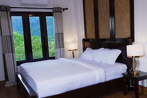 Mad Monkey  Vang Vieng