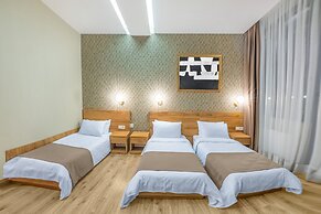 Solo Grand Boshuri Hotel