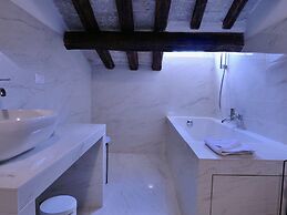 HELMIRAGE SUITE VIA DEL CORSO