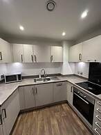 Modern 1-bed Apt, Sleeps 2 in Birmingham