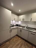 Modern 1-bed Apt, Sleeps 2 in Birmingham