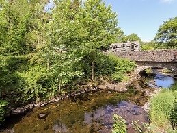Nutkins Lodge