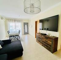 Beautiful 2-bed Villa in Albufeira