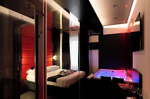 MAXIMUM HUB SUITE&SPA