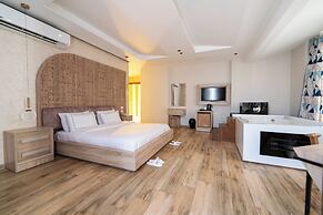 Royal Great Pyramid INN