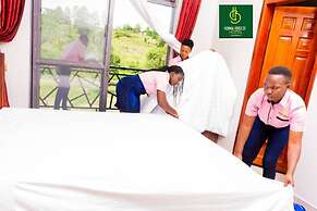Hoima Breeze