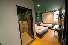 Room V Jalan Jenang