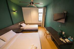 Room V Jalan Jenang