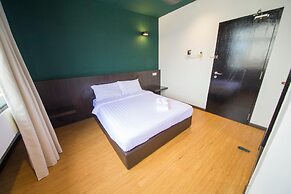 Room V Jalan Jenang