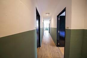 Room V Jalan Jenang