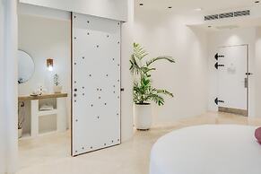 Ampersand Resort