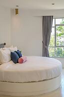 Ampersand Resort