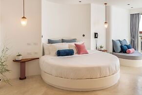 Ampersand Resort