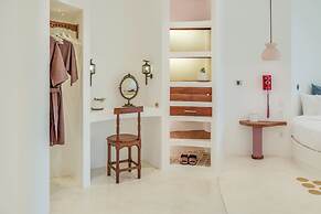 Ampersand Resort