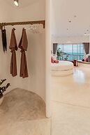 Ampersand Resort