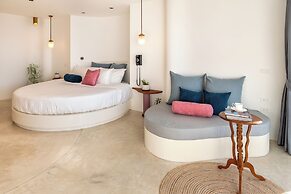 Ampersand Resort
