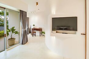 Ampersand Resort