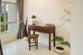 Ampersand Resort