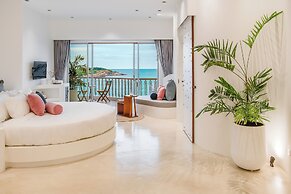 Ampersand Resort