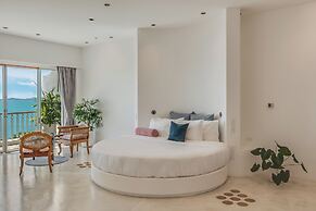 Ampersand Resort