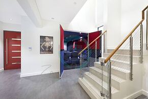 ZENLUX INFINITY - 4BR with Private Pool