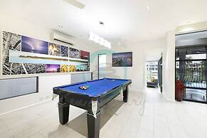 ZENLUX INFINITY - 4BR with Private Pool