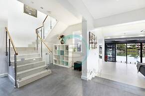 ZENLUX INFINITY - 4BR with Private Pool