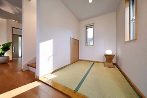 Crystal Besso Shirahama