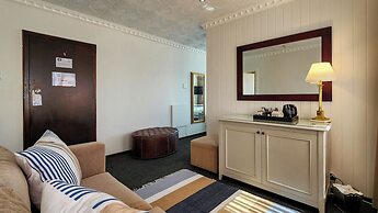Blue Peter Hotel