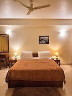 lhaki Hotel