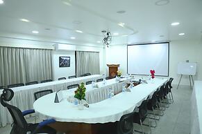 lhaki Hotel