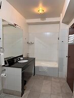lhaki Hotel