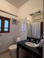 lhaki Hotel
