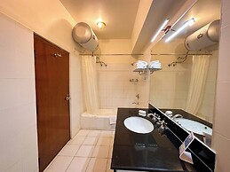lhaki Hotel