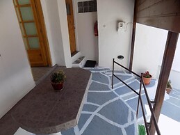 VS studios Economy Double Room