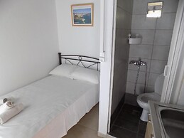 VS studios Single Room Private Bathroom