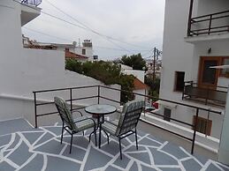 VS studios Standard Double Room
