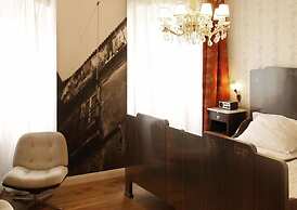 Hotel Lux