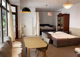 Hotel Lux