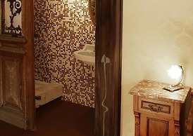 Hotel Lux