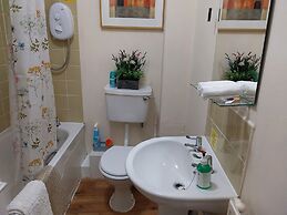 Leeds Cosy,1br Apt, Garden & Free Parking