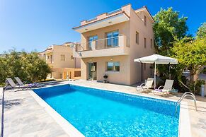 Villa Panorama Tria in Drouseia
