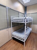 Hostel Acacias