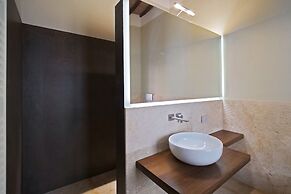 Delcorto Suites
