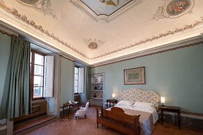 Delcorto Suites