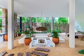 Marquez II Manor Tulum By Sandy Powerful