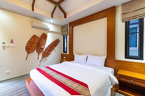 Meet Holiday Hotel