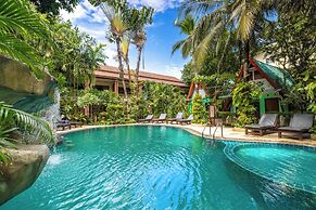 Meet Holiday Hotel
